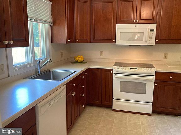 2nd image of 1122 Bardell Dr