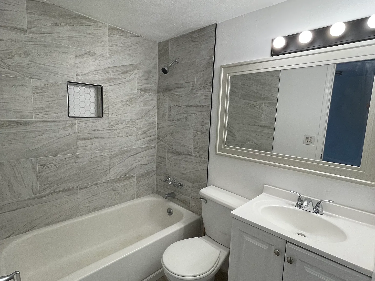 2 bed, 650 sqft, $1,350 — Photo 3