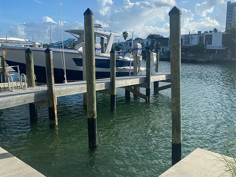 41 N Shore Dr — Photo 31