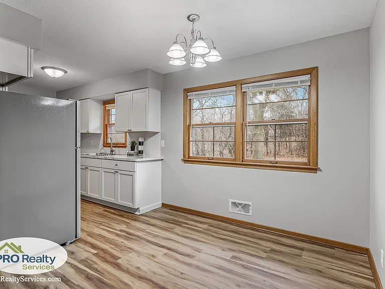 4725 Valley Rd — Photo 3