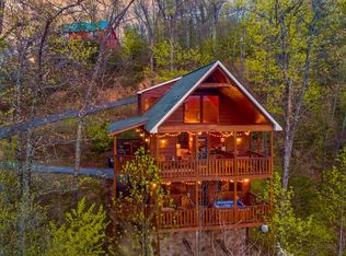 2420 Misty Shadows Dr, Sevierville, TN 37862