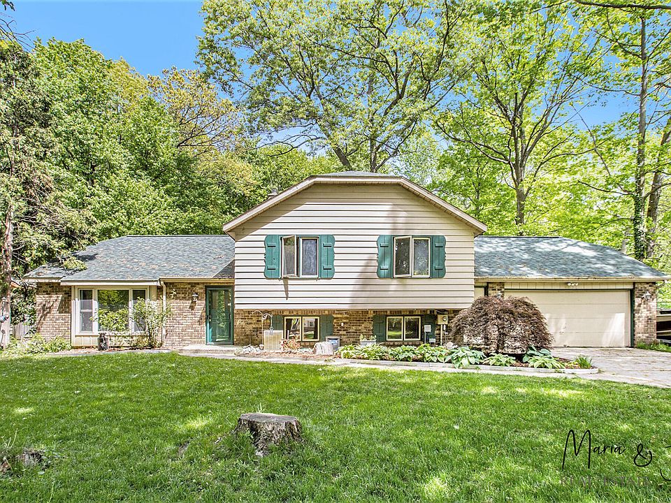1st image of 11584 Woodgate Dr NW