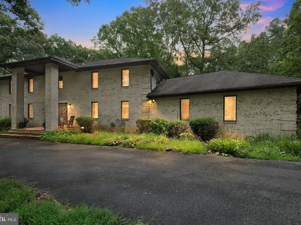 7490 Serenity Dr, Hughesville, MD 20637