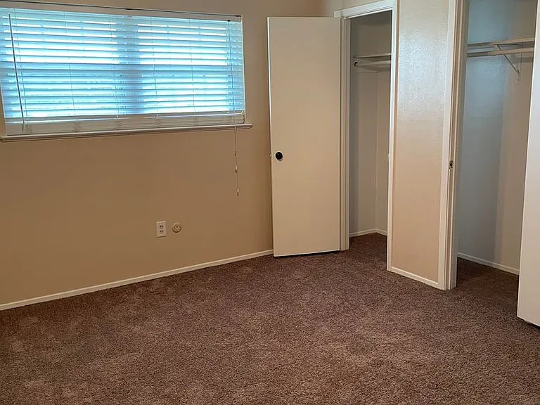 5025 Loch Lomond Dr — Photo 26