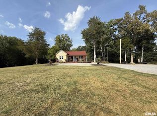 6584 E Grand Rd, Carterville, IL 62918