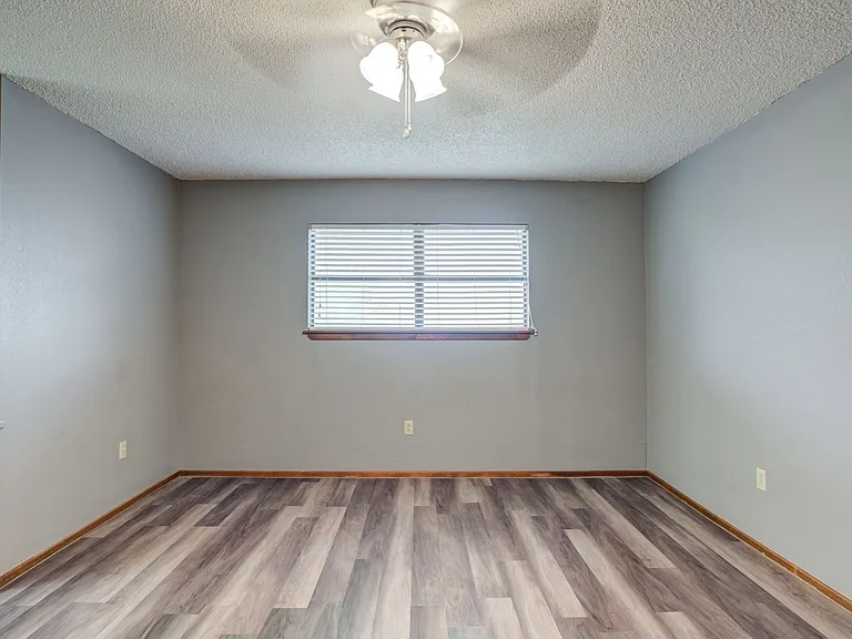 810 Mimosa Ave — Photo 10