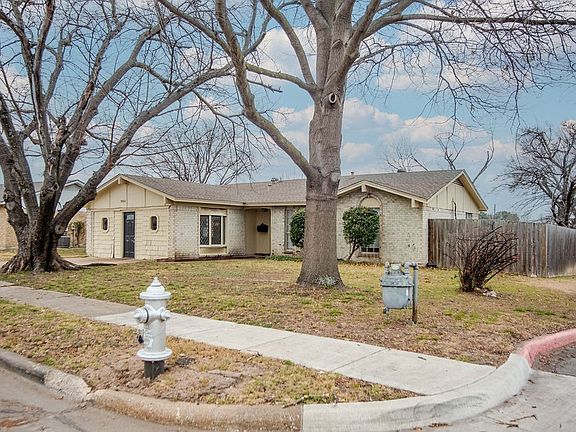 3rd image of 1833 Mill Pond Rd