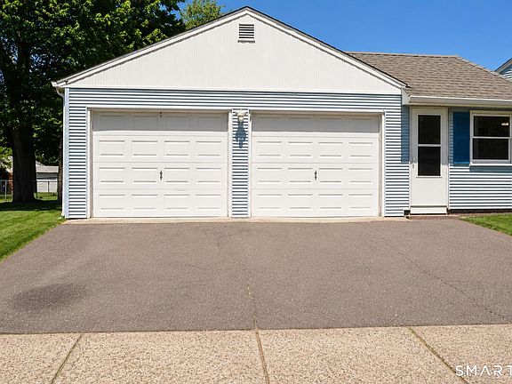 4th image of 202 Crescent Drive