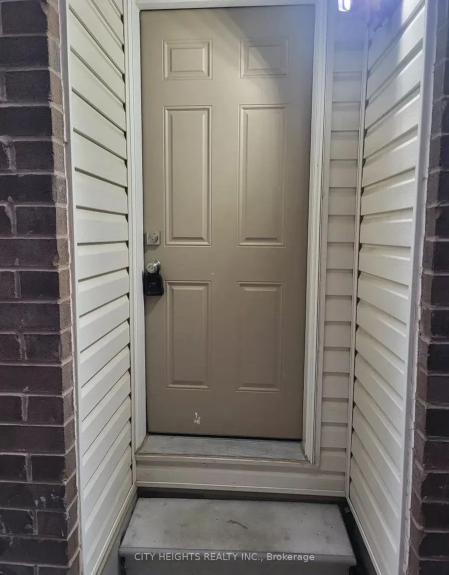 3 bed, $2,450 — Photo 2