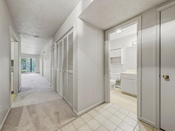 3rd image of 1926 Canterbury Ct APT 103