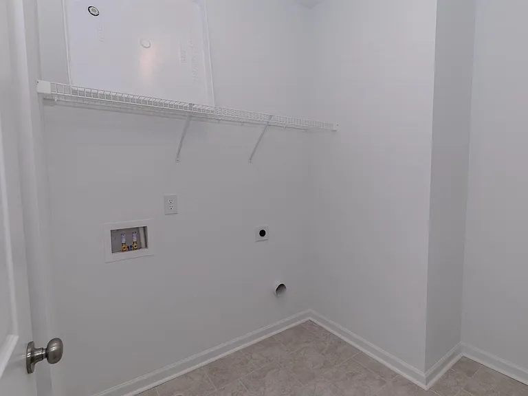 Full-Size Washer & Dryer Connections