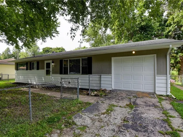 2417 Big Pine Dr, Saint Joseph, MO 64503