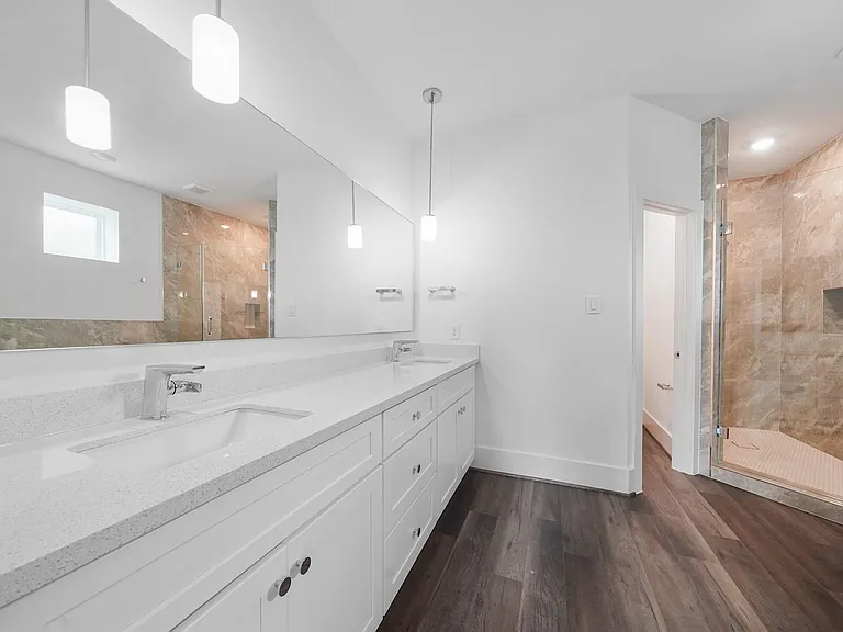 7504 Carver Rd #D — Photo 12