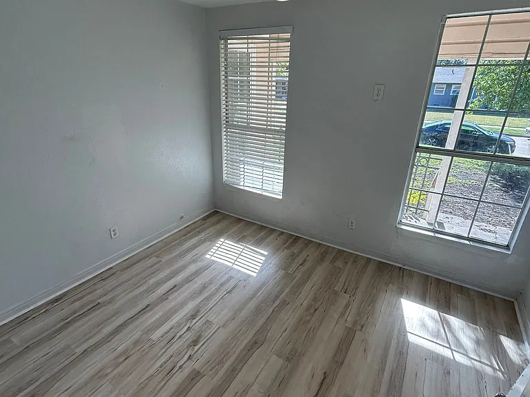 1531 Maple Dr — Photo 9