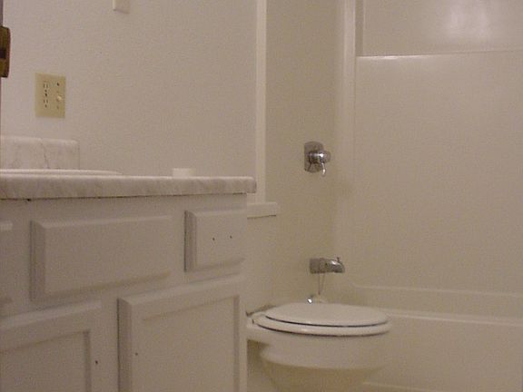 2nd image of 1015 Laramie Dr APT 6