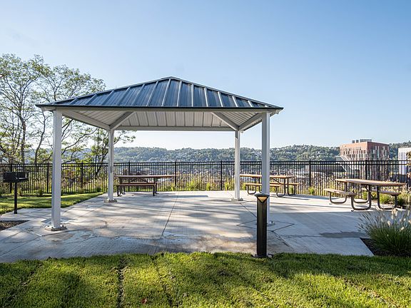 2nd image of 1738 Reed St #205