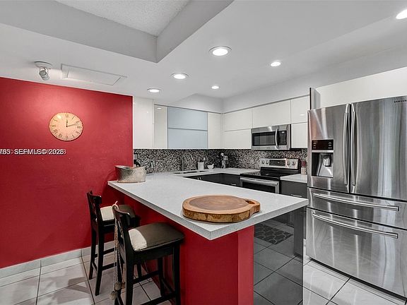 2nd image of 6821 Brookline Dr #6821
