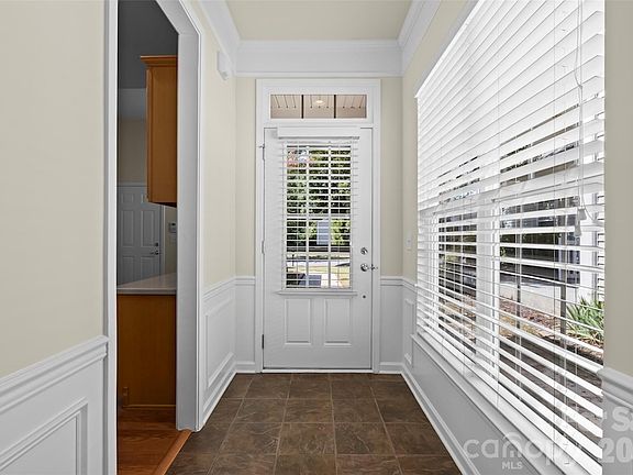 4th image of 4122 Jessamine Way