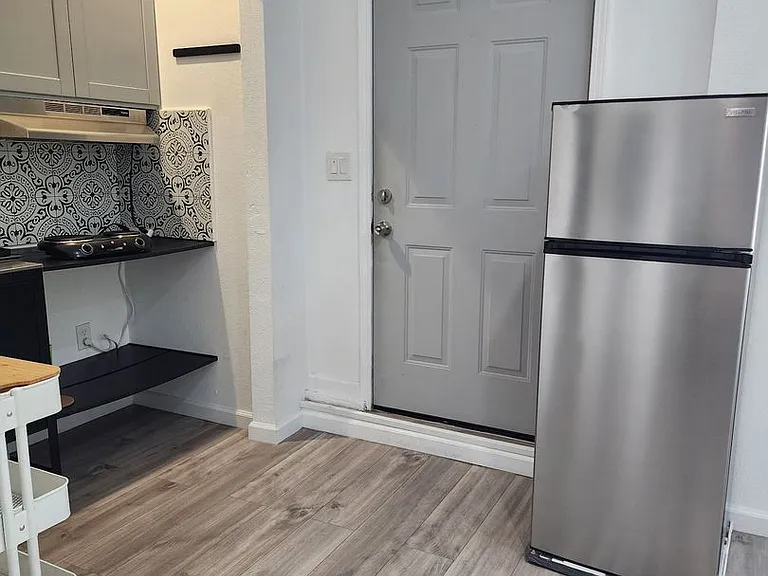 9624 Richeon Ave — Photo 6