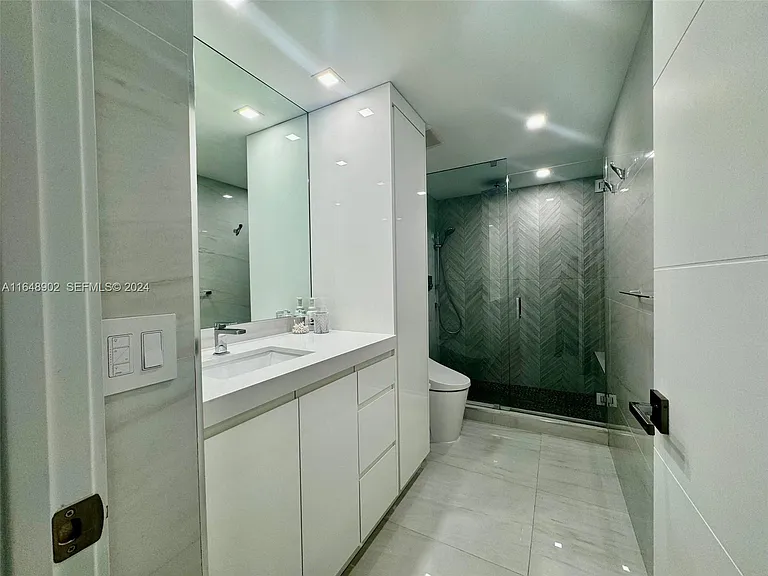 9801 Collins Ave #5U — Photo 22
