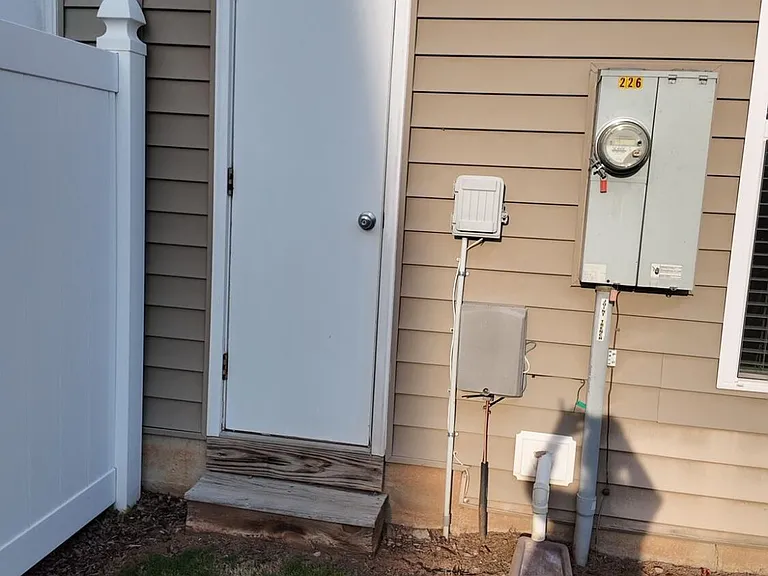 1113 Garden Square Ln — Photo 23