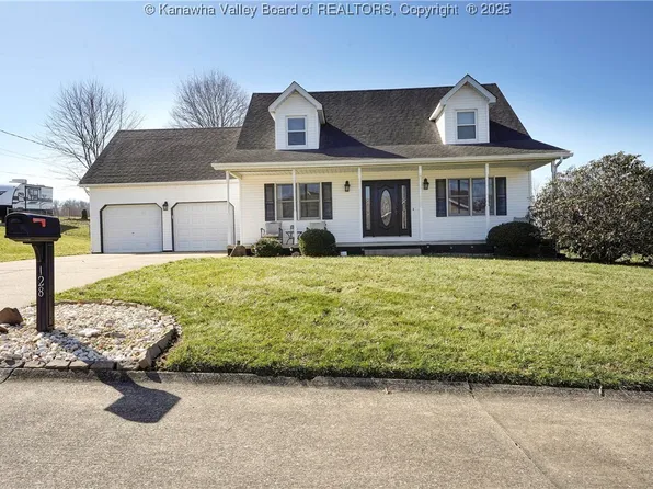 128 Willard Cir, Hurricane, WV 25526