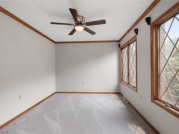 4th image of 7562 Southampton Dr