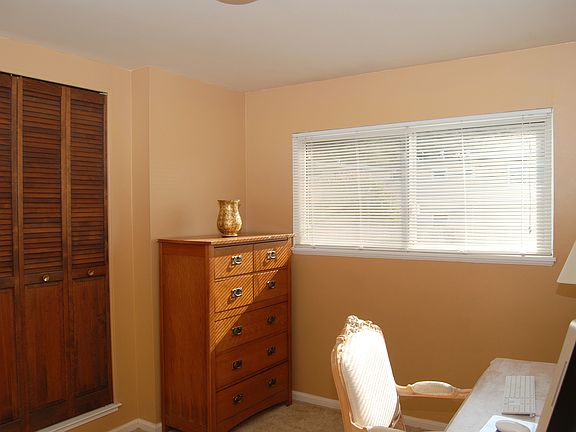 3rd image of 238 Wicklow Dr