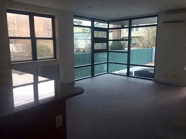 Building Photo 3
