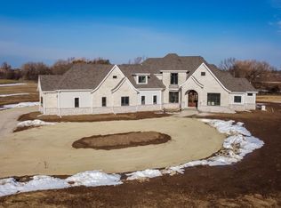 10004 W Farmdale Estates Ct, Mequon, WI 53097