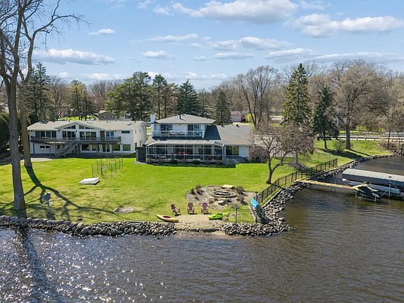 5th image of 2065 Long Lake Rd