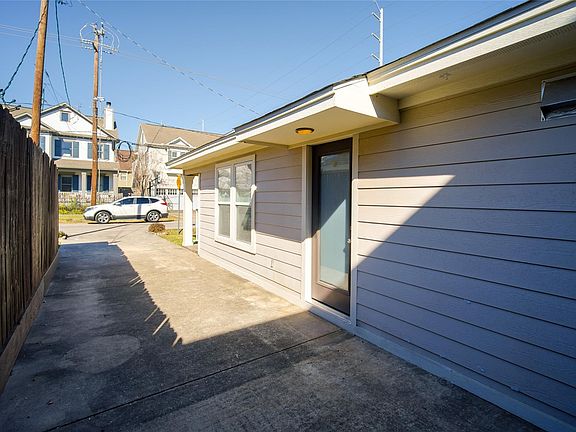 5th image of 906 W 9th St