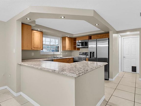 3rd image of 9203 GREENBRIAR LANE