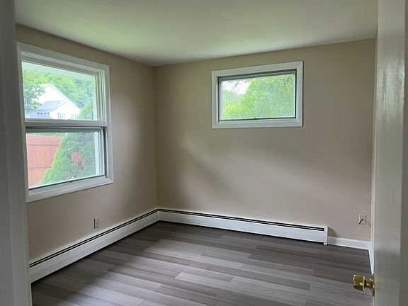 4th image of 6 Orchard Cir