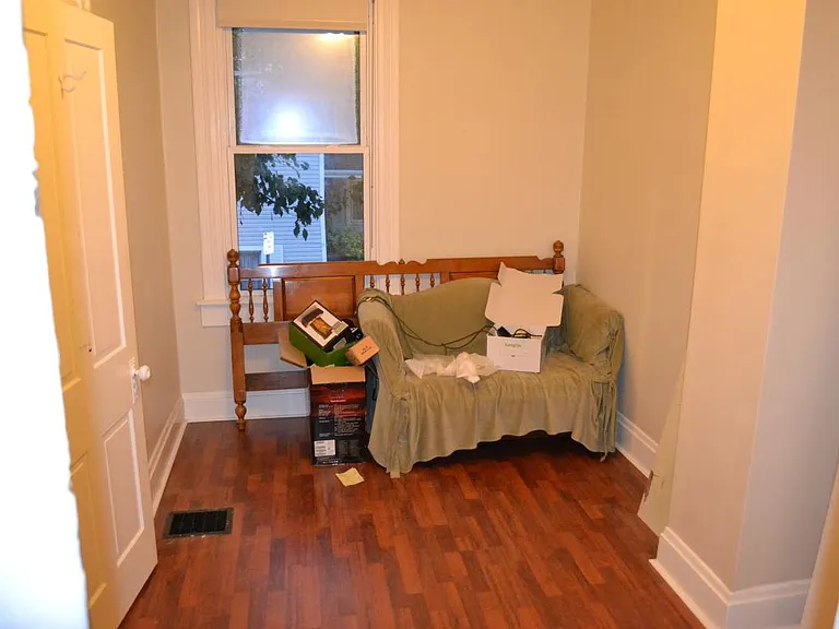 305 Emming St — Photo 9