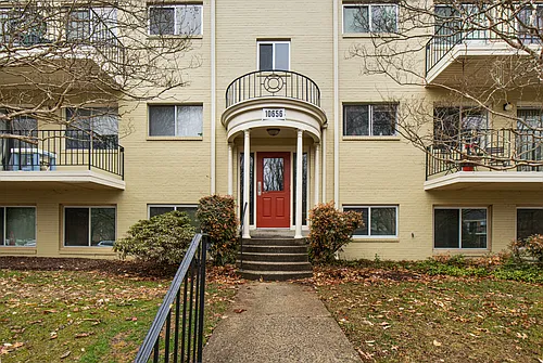 10656 Weymouth St #202 Photo 1