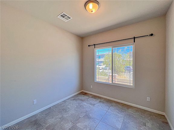 5th image of 385 Canyon Mist Ct