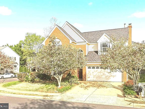 3rd image of 5804 Stone Creek Dr
