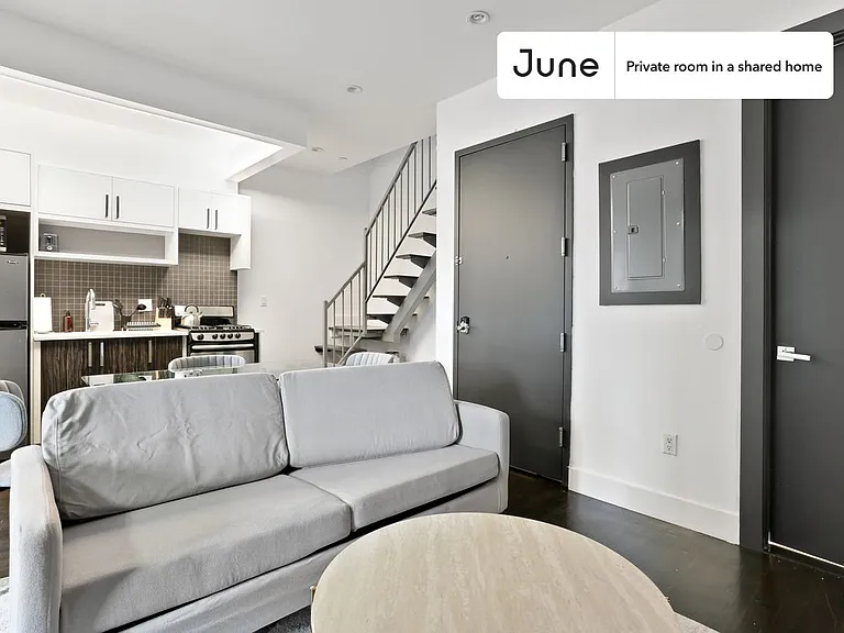 444 Franklin Ave #B — Photo 6