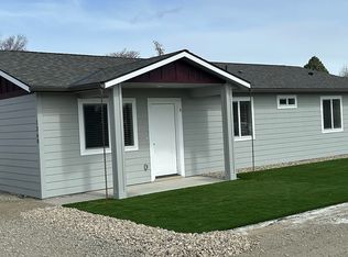 1360 N 2nd St #B, Payette, ID 83661