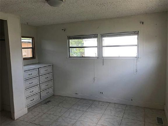 5th image of 1541 Semon Dr #15
