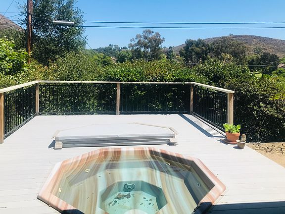 3rd image of 636 Camino Rojo