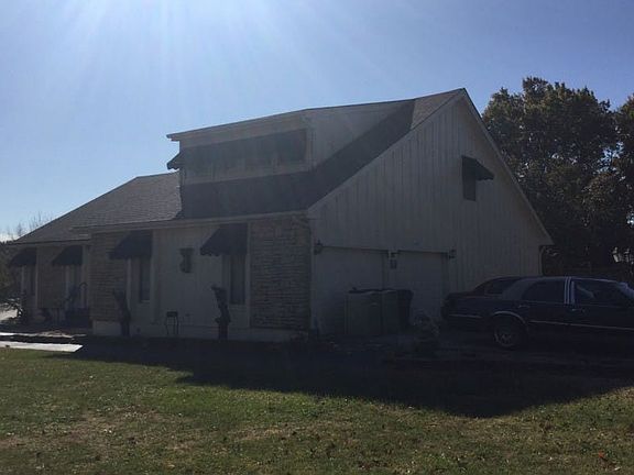 3rd image of 14516 Wilshire Cir