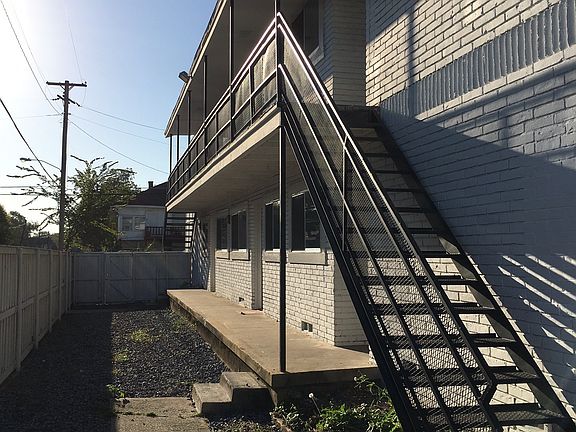 3rd image of 4638 San Jacinto St APT A
