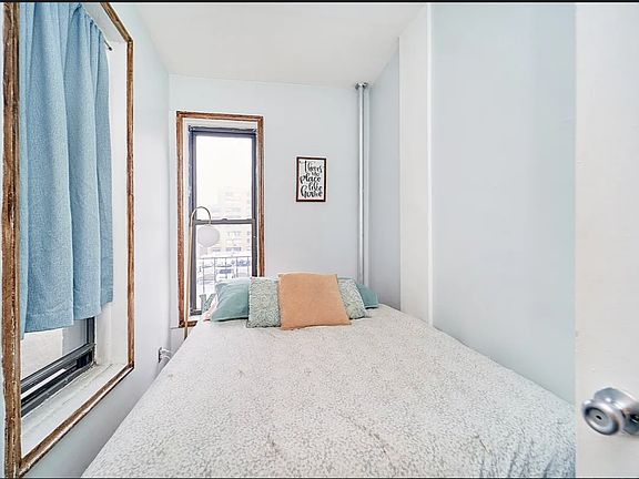 2nd image of 331 W 43rd St APT 3D