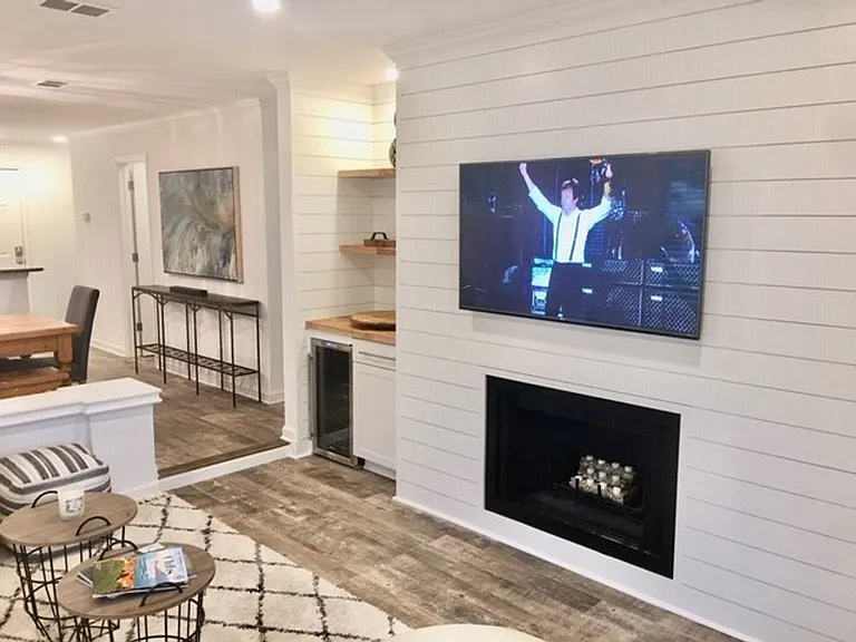 646 Portside Dr — Photo 9