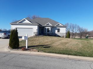 1880 E Ridge Valley Dr, Warsaw, IN 46582