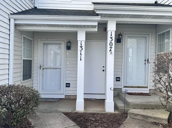 1311 Orleans Dr, Mundelein, IL 60060