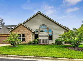 170 Canterbury Ct #170, Bloomingdale, IL