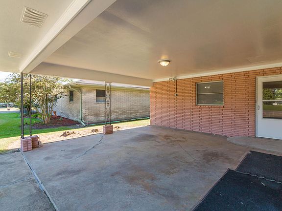 4th image of 325 Chappuis Ave